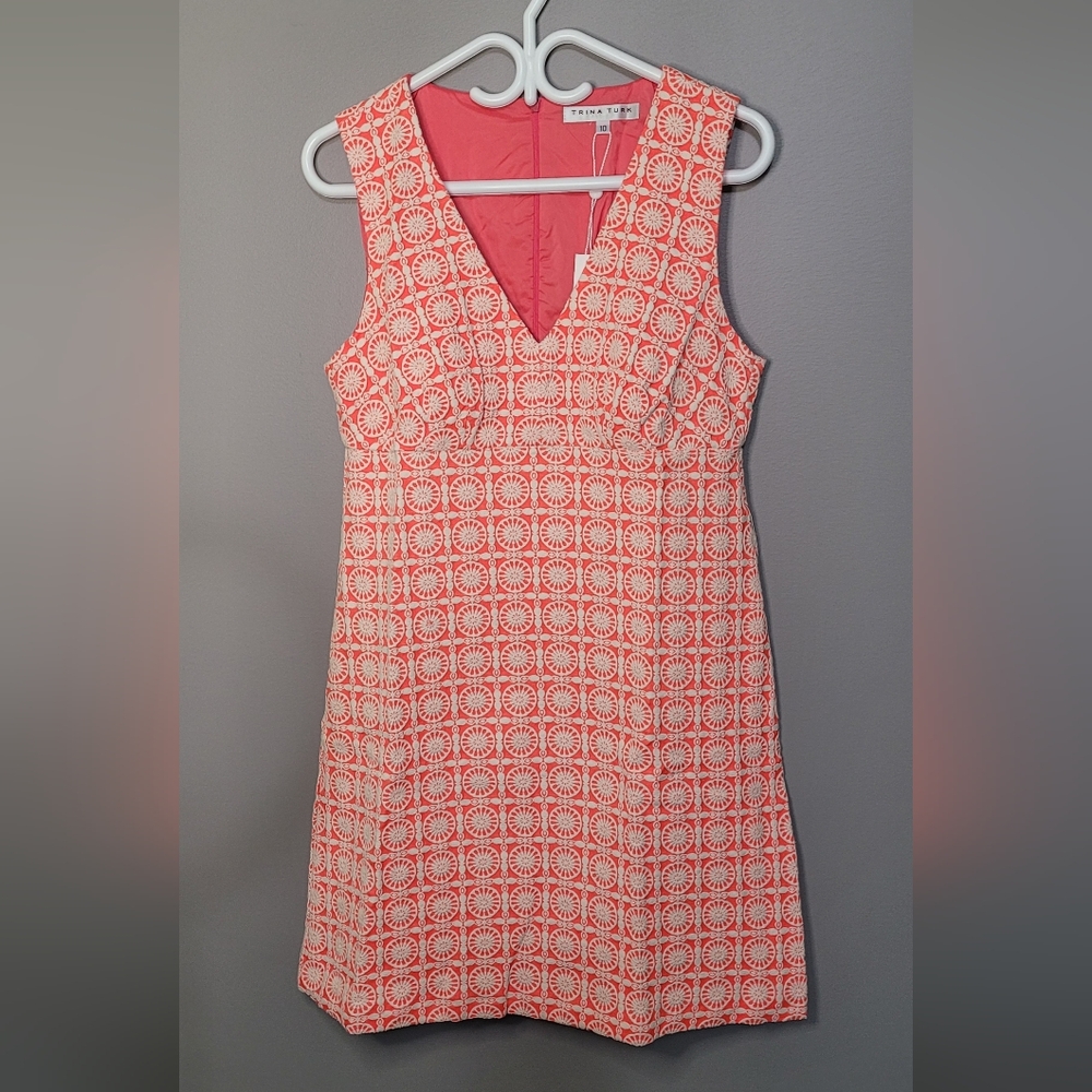 Trina Turk Alyssa Dress 10 NWT Geometric Floral V-neck Coral